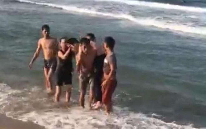 Trung úy Biên phòng cứu sống 2 học sinh bị đuối nước Ảnh 2