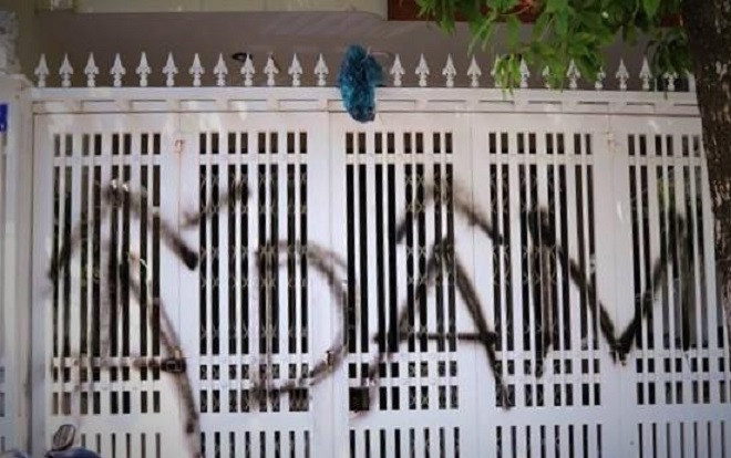 Vụ Nguyên viện phó VKS Đà Nẵng sàm sỡ bé gái: Trích xuất camera truy tìm người viết dòng chữ 'Ấ DÂM” Ảnh 2