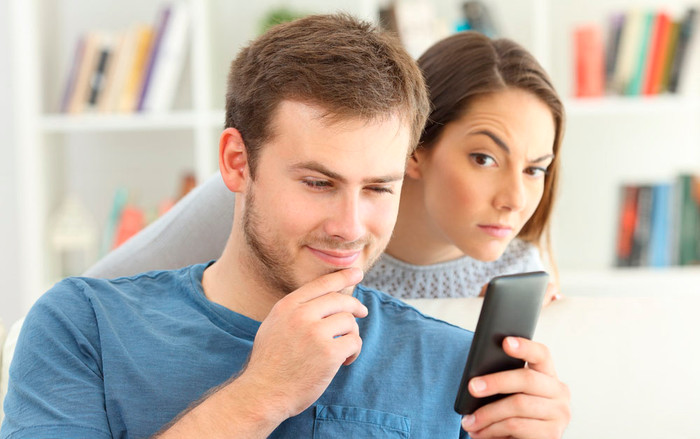 Đây chính là lý do tại sao chúng ta không thể ngưng nhìn vào màn hình điện thoại người khác Ảnh 2