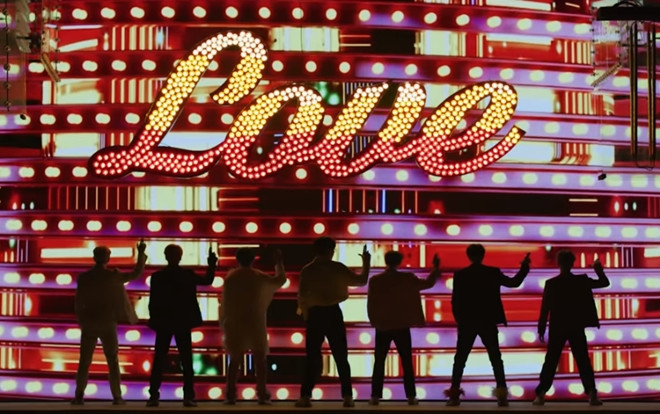 Hợp tác cùng Halsey nhưng BTS lại tự trù mình ế vé concert trong teaser 'Boy With Luv' Ảnh 2
