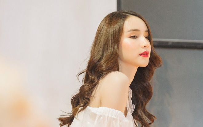 Xinh 'bất chấp' như 'thiên thần' Yoshi: Ảnh hậu trường cũng đủ khiến fan 'ngã gục' Ảnh 2