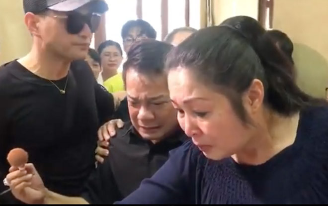 Hồng Vân, Minh Nhí khóc nghẹn khi tận tay trang điểm cho Anh Vũ - 'Đi thanh thản nha em!' Ảnh 2