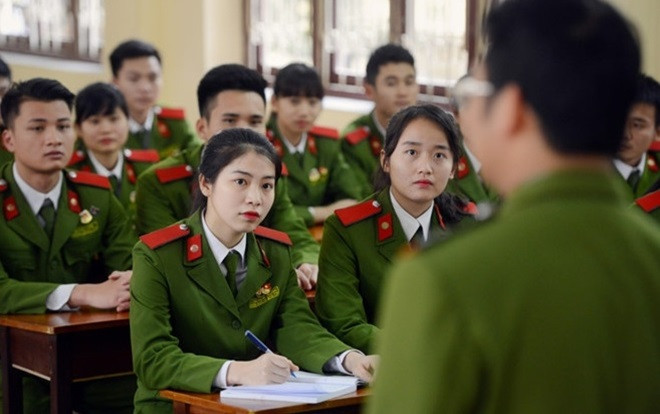 Bộ Công an trả 28 thí sinh gian lận điểm thi ở Hòa Bình về địa phương Ảnh 2