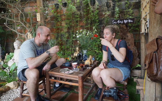 Nhiều người đến xem nhà vô địch thế giới pha trà ở Hà Nội Ảnh 2