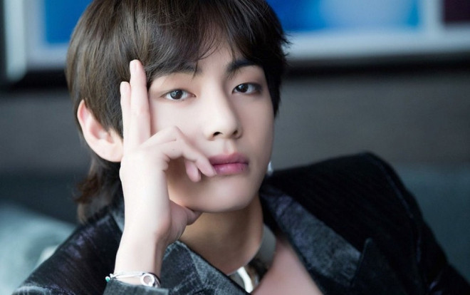 BTS V một lần nữa giành được danh hiệu 'Chàng trai đẹp nhất thế giới' Ảnh 2