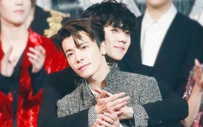 Em út Sehun (EXO) quẩy cực sung trong concert của tiền bối Super Junior D&E Ảnh 2