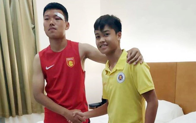 Sao trẻ Hà Nội xấu hổ xin lỗi cầu thủ Trung Quốc: Hứa không tái phạm Ảnh 2