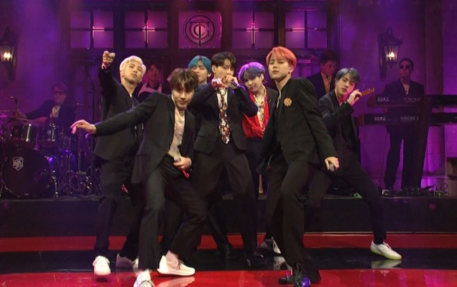 BTS nhận 'quả đắng' đầu tiên trên đất Mỹ: Rating show SNL nhóm tham dự thấp chạm đáy! Ảnh 2