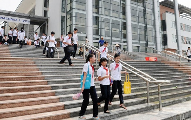 Học bạ toàn điểm 10 mới qua vòng sơ tuyển để thi vào THCS chuyên Amsterdam Ảnh 2