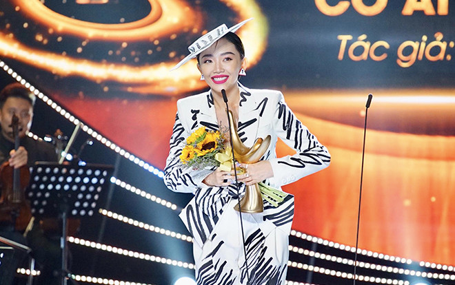Cống Hiến 2019: Ca khúc của năm vang lên giai điệu 'CATENA' và khoảnh khắc Tóc Tiên vỡ òa hạnh phúc nhận giải Ảnh 2