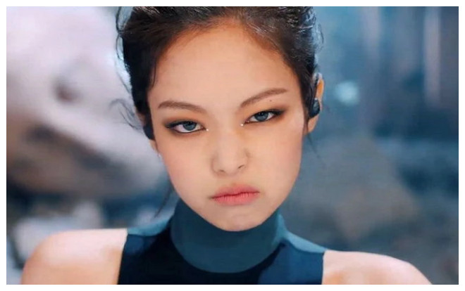 Bỏ túi ngay bí kíp kẻ mắt mèo cực chất như Jennie (Blackpink) trong MV 'Kill This Love' Ảnh 2