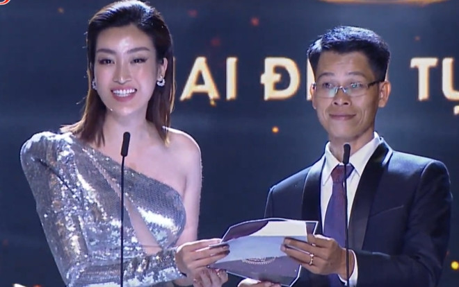 Khoảnh khắc khó tả tại Cống Hiến 2019: Đỗ Mỹ Linh nhầm lẫn nghiêm trọng gọi Hà Anh Tuấn là… nữ ca sĩ Ảnh 2