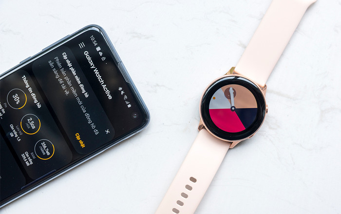 Mở hộp Samsung Galaxy Watch Active: Thiết kế đẹp mắt, trang bị nhiều tính năng thông minh! Ảnh 2