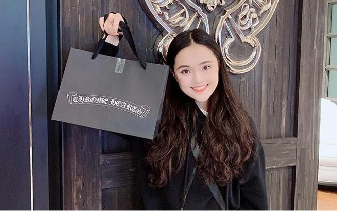 'Công chúa béo' của Duy Mạnh bất ngờ tái xuất với set phụ kiện 'nghìn đô' Ảnh 2