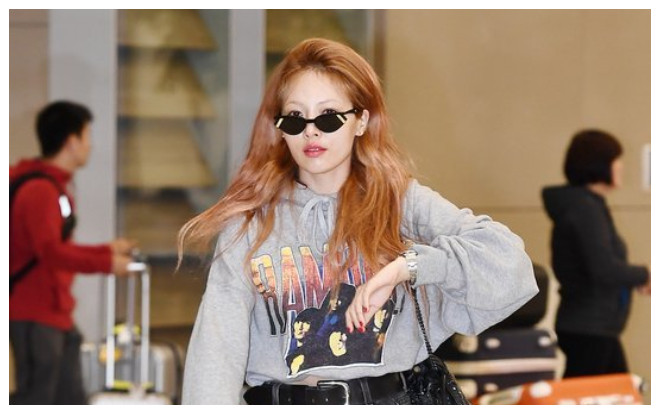 Sống sao cho vừa lòng netizen: Mặc đồ kín bưng không hở bạo Hyuna vẫn nhận gạch đá 'tưng bừng' từ cư dân mạng Ảnh 2