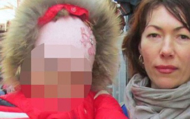 Đang ngồi uống trà, người mẹ đứng lên đi tìm dao làm bếp và hành động sau đó khiến không ai có thể tưởng tượng nổi Ảnh 2