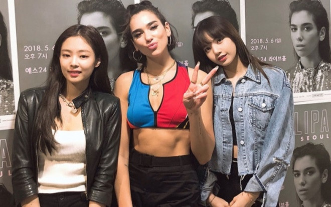 Hợp tác nửa năm trời Dua Lipa mới chịu follow Lisa và Jennie (BLACK PINK), còn Rosé và Jisoo thì chìm luôn vào quên lãng! Ảnh 2