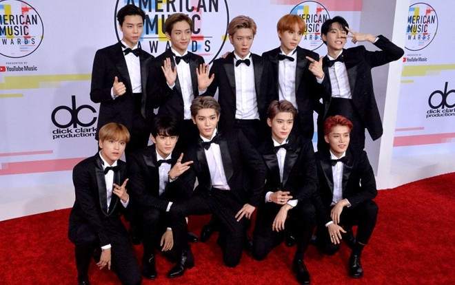 Fan phẫn nộ, xót xa vì NCT chịu đối xử phân biệt, bị giơ 'ngón tay thối' tại đất Mỹ Ảnh 2