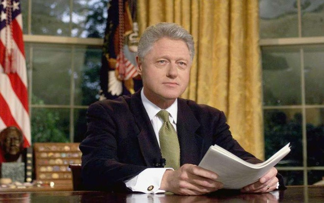Nhà báo kể lại lần bắt gặp cựu Tổng thống Bill Clinton đọc sách về tình dục Ảnh 2
