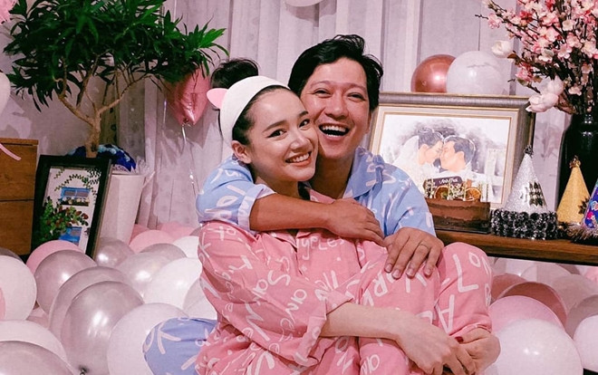 Nhã Phương ngọt ngào mừng sinh nhật Trường Giang: 'Hãy cứ thật vui, thế giới đã có em lo' Ảnh 2