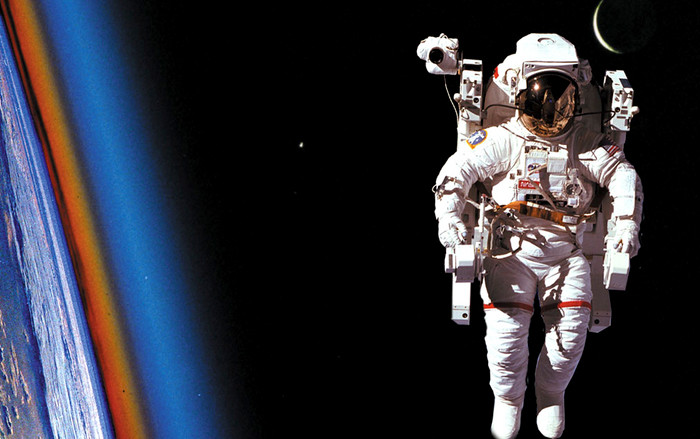 Tại sao phi hành gia thường mặc đồ có màu trắng? Bạn sẽ bất ngờ khi biết lý do Ảnh 2