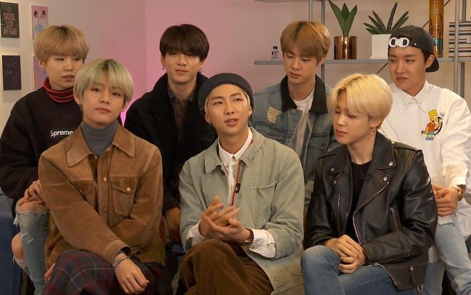 Trả lời câu hỏi kinh điển 'khi nào nhập ngũ', BTS vẫn khiến fan hạnh phúc 'tê tái' vì sự ngọt ngào của mình Ảnh 2
