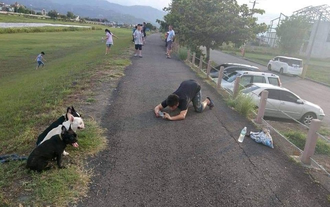 Đằng sau bức ảnh đẹp cho 'boss' là một 'con sen' có tâm Ảnh 2