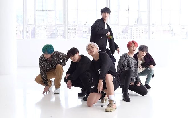 Đã có phiên bản dance practice của 'Boy With Luv': BTS đáng yêu khỏi bàn cãi! Ảnh 2