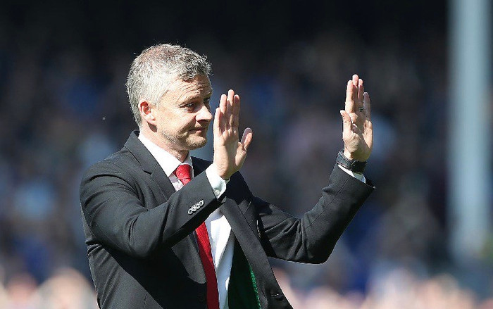 Thảm bại trước Everton, Solskjaer xoa dịu được CĐV M.U nhờ hành động này Ảnh 2