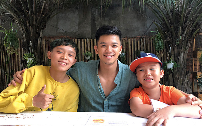 ‘Bộ ba những chàng lính ngự lâm’ nhí nhố: Trọng Hiếu, Hồ Văn Cường và Minh Khang so tài ca hát bản hit 'Despacito' Ảnh 2