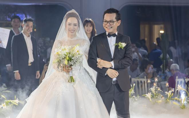 Trung Hiếu tổ chức lễ cưới lần 3 với vợ trẻ xinh đẹp Ảnh 2