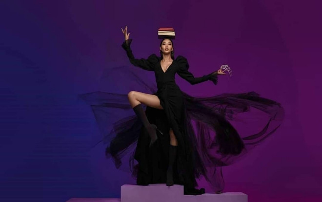 Hoàng Thuỳ 'năm lần bảy lượt' soi thông tin của các đại diện châu Á - ngầm xác nhận 'chinh chiến' Miss Universe 2019 Ảnh 2