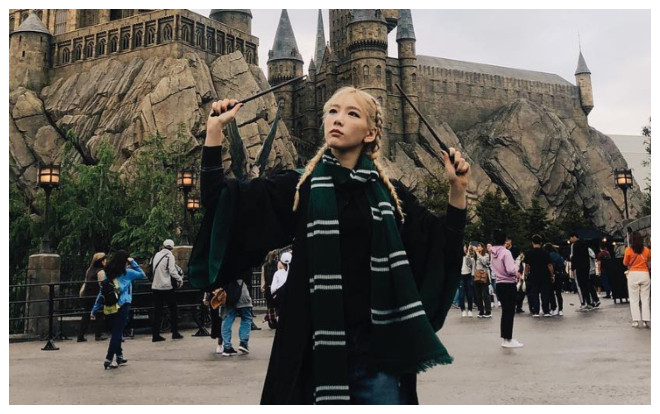 Hết BlackPink đến TaeYeon (SNSD) khiến fan thích thú khi mặc trang phục Harry Potter Ảnh 2