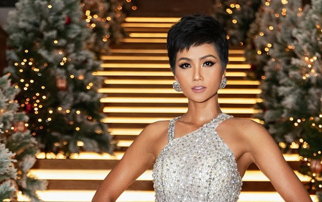 'Mặn mòi' như H'Hen Niê: 'Lên đồ' thướt tha, yêu kiều sải bước chỉ để… mua dưa hấu Ảnh 2