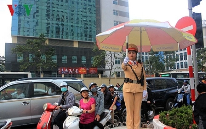 Hà Nội tăng cường nữ CSGT để điều khiển giao thông dịp 30/4 -1/5 Ảnh 2