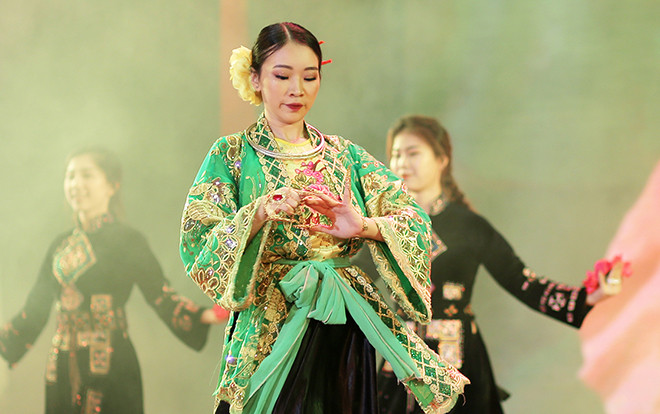 Thí sinh Đại sứ ĐH Kinh tế Quốc dân tự tin khoe tài sắc cuốn hút mọi ánh nhìn Ảnh 2