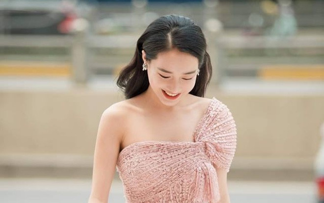 Nhã Phương lần đầu tiên xách túi hiệu đắt đỏ đi sự kiện, khoe vẻ đẹp rạng ngời sau tin đồn sinh con Ảnh 2