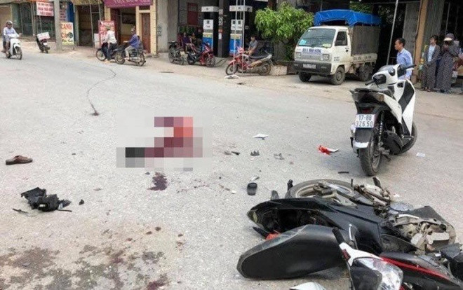 Va chạm với đoàn xe rước dâu, thanh niên cùng cha ruột tử vong tại chỗ thương tâm Ảnh 2
