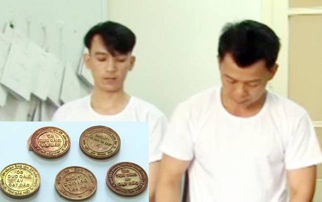 Phát hiện 1 tấn bằng giả, 1.200 con dấu trường học được 2 anh em tiêu thụ khắp cả nước Ảnh 2