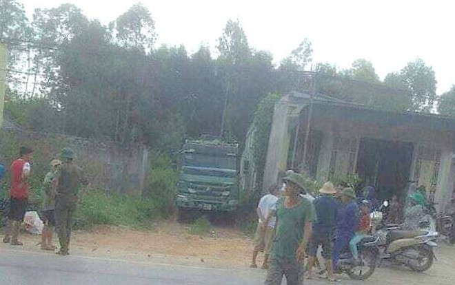 Tá hỏa phát hiện người đàn ông tử vong dưới gầm xe tải ở Nghệ An Ảnh 2