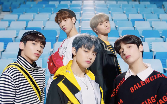 TXT phát hành teaser 'Cat & Dog' phiên bản tiếng Anh: Các chàng trai 'đàn em BTS' lăm le Mỹ tiến? Ảnh 2