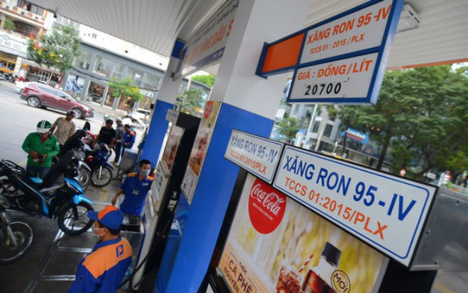 Xăng tăng thêm gần 1.000 đồng lần thứ ba liên tiếp Ảnh 2