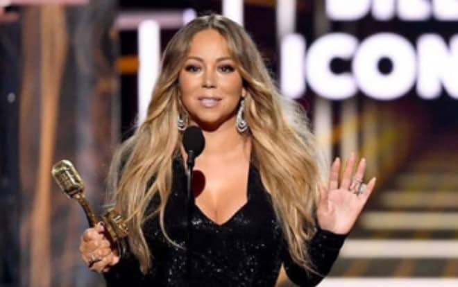 'Đệ nhất Diva sang chảnh' Mariah Carey: Ném thẳng khăn giấy trên sân khấu để 'rảnh tay' phát biểu nhận giải thưởng Ảnh 2