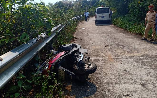 Nữ sinh viên đại học Đà Nẵng tử vong trên đường chạy xe máy lên đỉnh Bàn Cờ tham quan Ảnh 2