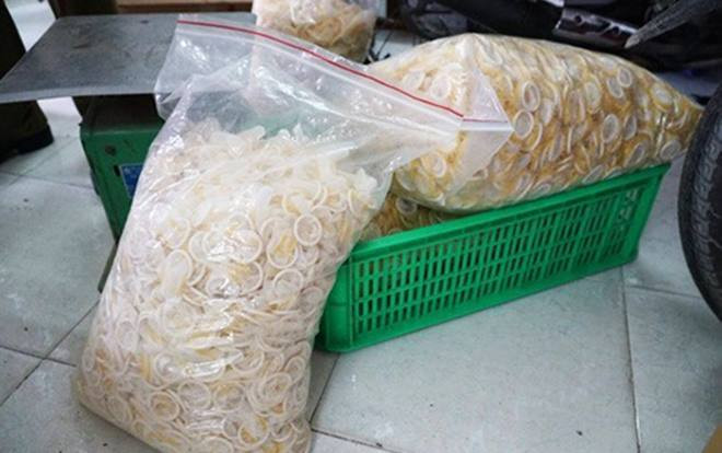 Đường dây làm bao cao su giả ở Sài Gòn Ảnh 2