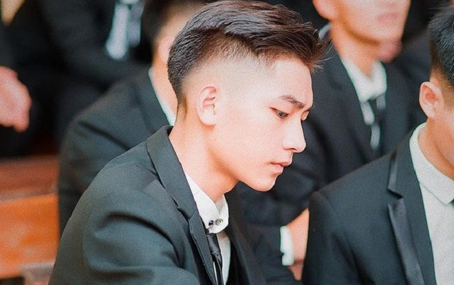 Nam sinh Hà Nội được ví là 'cực phẩm', góc nghiêng giống ca sĩ Sơn Tùng M-TP Ảnh 2