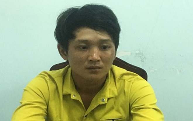 Bị chống trả quyết liệt khi rắp tâm dở trò đồi bại, 'yêu râu xanh' đập vỡ mắt nữ sinh Ảnh 2