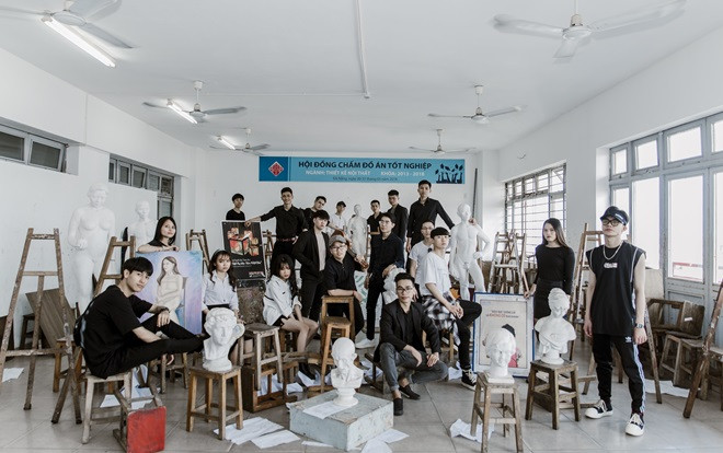 Đã mắt ngắm bộ ảnh kỷ yếu 'chất như nước cất' của sinh viên Kiến trúc Đà Nẵng Ảnh 2