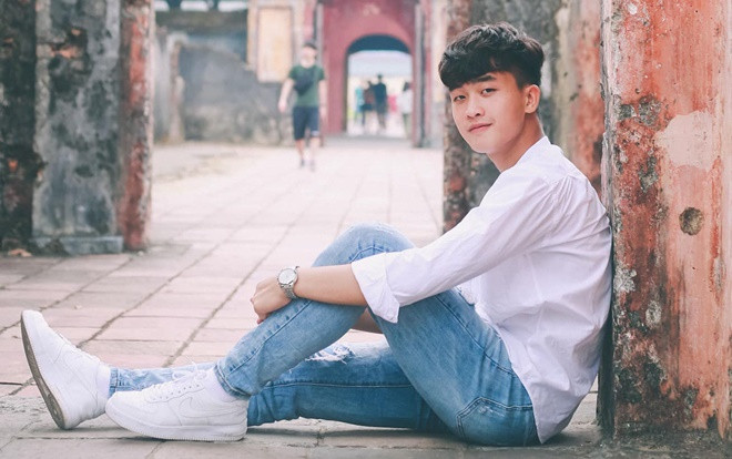 Hot boy U23 Việt Nam tung bộ ảnh đẹp trai đến ngỡ ngàng Ảnh 2