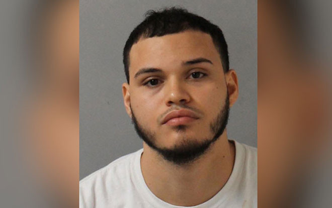 'Nựng' bé trai 5 tuổi, nam thanh niên 20 tuổi bị bắt giữ Ảnh 2